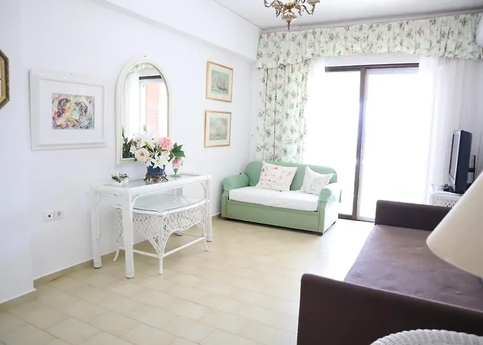 בית נופש By The Sea ניקיאנה